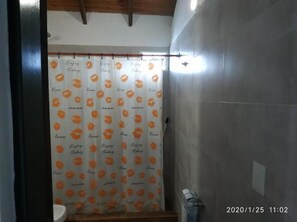 Apartamento clássico, 1 quarto | Chuveiro