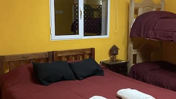 Laptop workspace, soundproofing, free WiFi