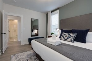5 bedrooms, desk, iron/ironing board, travel crib