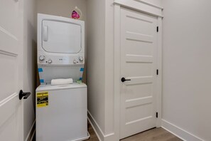 Interior - Premier Townhome-East Nashville-Mins Downtown (Nashville)