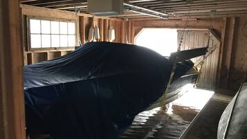 5 bedrooms, iron/ironing board, bed sheets