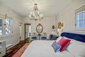 6 bedrooms, iron/ironing board, free WiFi, bed sheets - Stunning Historic Eastside Adobe Estate with Casita (Santa Fe)