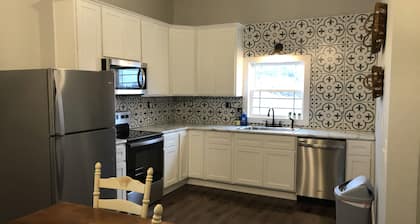 Bourbon Country Cottage <br>Newly renovated in the country with amazing views