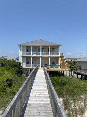 Exterior - BreeSea, Ocean Front Family Beach Home! Beautiful Sunrise. Great Beach location! (Surf City)