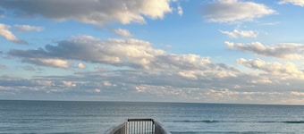 BreeSea, Ocean Front Family Beach Home! Beautiful Sunrise. Great Beach location!
