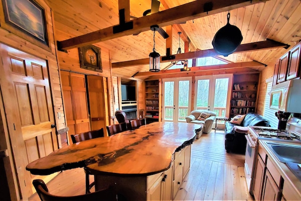 Smart TV, chimenea, videojuegos y reproductor de DVD