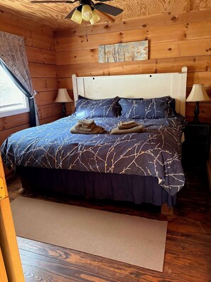 4 bedrooms, free WiFi, bed sheets, wheelchair access