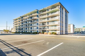 Exterior - Inviting top-floor condo with amazing ocean views, large balcony, & fast WiFi (Ocean City)