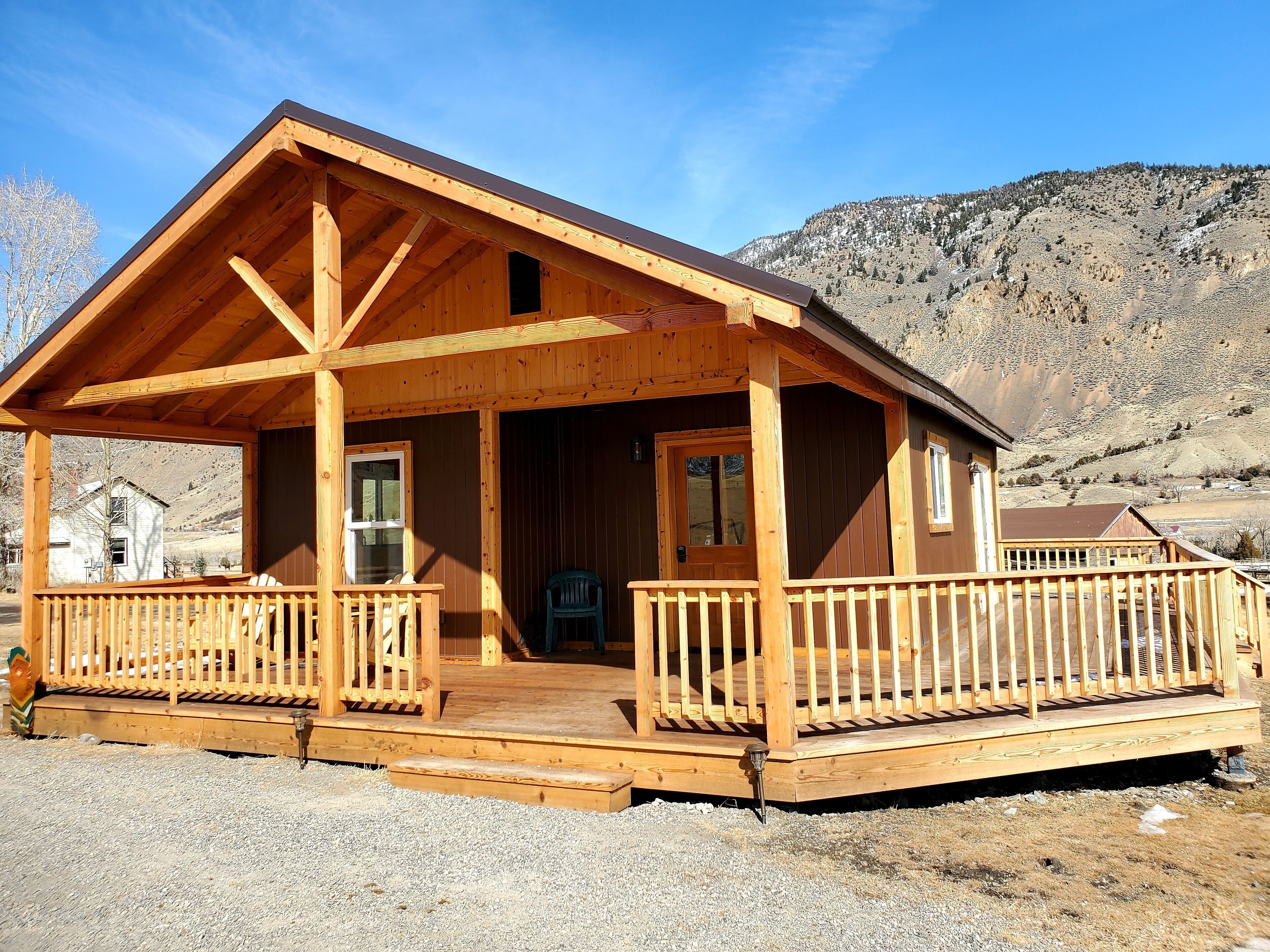 *Newly Remodeled-Scenic Cabin! Your Montana getaway awaits your arrival!!