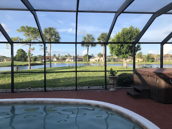 Outdoor pool - Lovely Lakeside Home in Spanish Wells Golf Community (Bonita Springs)