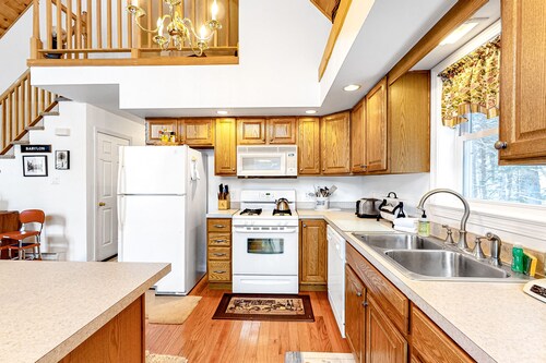 Perfect Home Away near Town & Skiing w/ Private Gas Grill, Large Deck