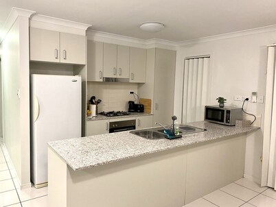 Modern 4BR house near Airport