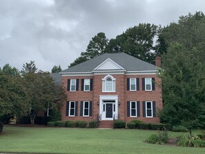 Exterior - Vacation Home with Pool Perfect for Masters Rental (Martinez)