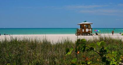 Sarasota Paradise Home Near Siesta Key Beach and IMG Academy