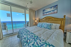 3 bedrooms, iron/ironing board, travel cot, free WiFi