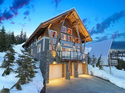 Bright Spacious Timber Chalet at Mt Washington!