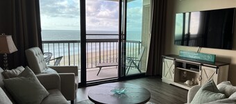 Spectacular Beach and Oceanfront views on 7th floor 3 bedroom condo!