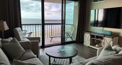 Spectacular Beach and Oceanfront views on 7th floor 3 bedroom condo!