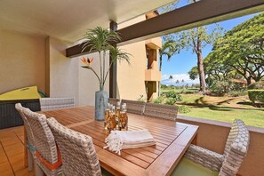 Outdoor dining - KRL Q101: PARADISE AT AMAZING RATES!!!! (Lahaina)