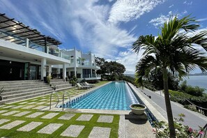 Outdoor pool - Best Sunset View in Anilao Batangas (Mabini)