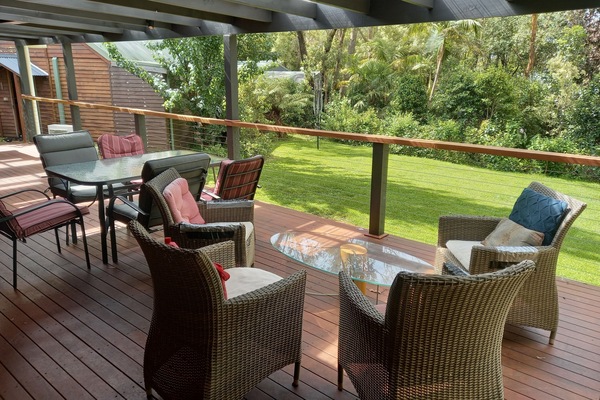 屋外ダイニングエリア