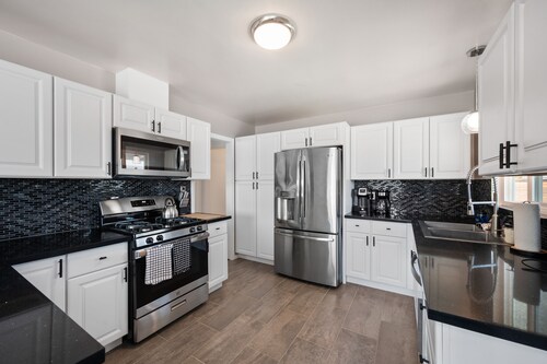 Beautiful house close to San Diego Zoo, Sea World, Coronado