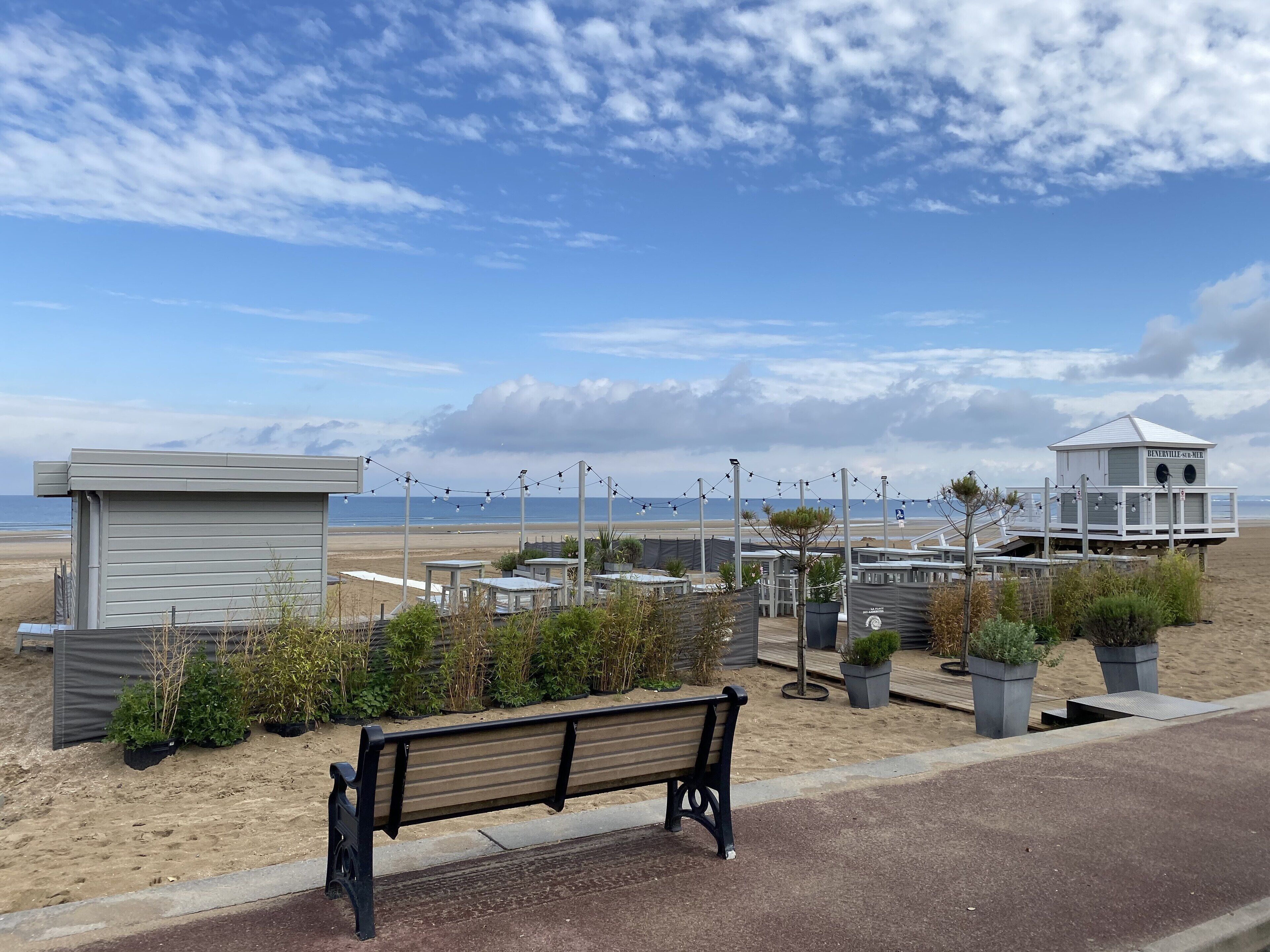 Plage à proximité, chaises longues