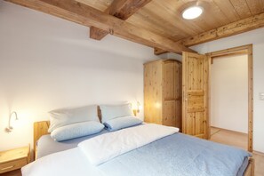 2 Schlafzimmer, Reisekinderbett, WLAN, Bettwäsche