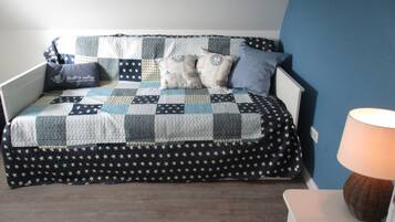 3 Schlafzimmer, Schreibtisch, Reisekinderbett, WLAN