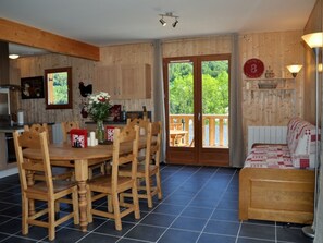 Dining - Luxury Chalet 4* in Mont-Dore - WIFI Included (Mont-Dore)