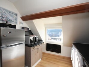 Réfrigérateur, micro-ondes, four, lave-vaisselle