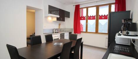 Køleskab, mikrobølgeovn, ovn, opvaskemaskine