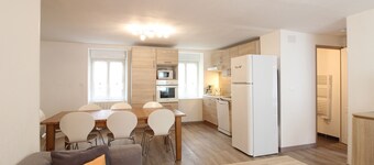 Mont-Dore: Spacious T4 in Center with WIFI