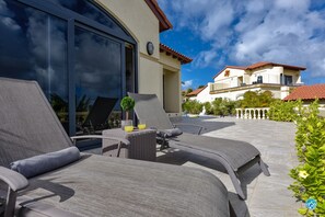 Terrace/patio - 12 guest stunning dream villa - Tierra del sol - FAMILY TIME (Tierra del Sol, Malmok)