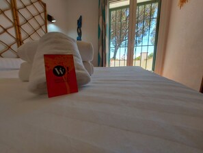 4 chambres, lit parapluie, Wi-Fi gratuit, draps fournis