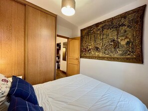 2 habitaciones, cuna de viaje y wifi gratis 