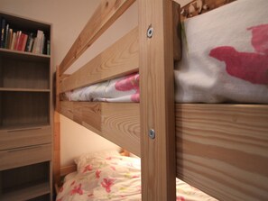 1 bedroom, travel crib, free WiFi - Charming Apartment in Mont-Dore, Pets Allowed (Mont-Dore)