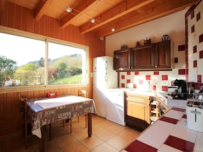 Fridge, microwave, dishwasher, high chair