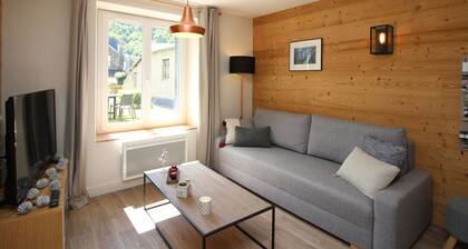 Mont-Dore, renovated 2-bedroom with garden, parking, wifi