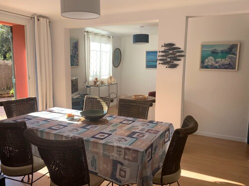 "La Githomière" Maison Provençale au Calme T3 en rez de Jardin