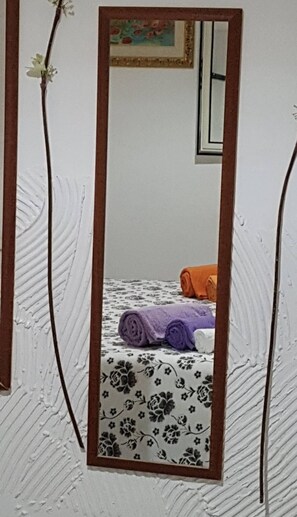 2 Schlafzimmer, Bügeleisen/Bügelbrett, Bettwäsche