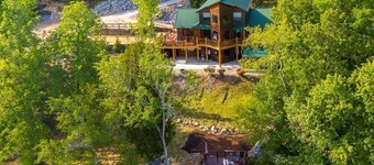 Private indoor pool Spacious Upgraded Lake Cabin. Perfect for Family Gatherings