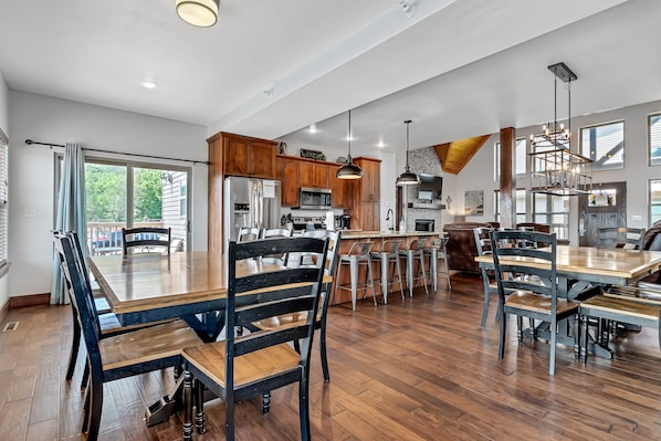 Cottage, Multiple Bedrooms | Dining