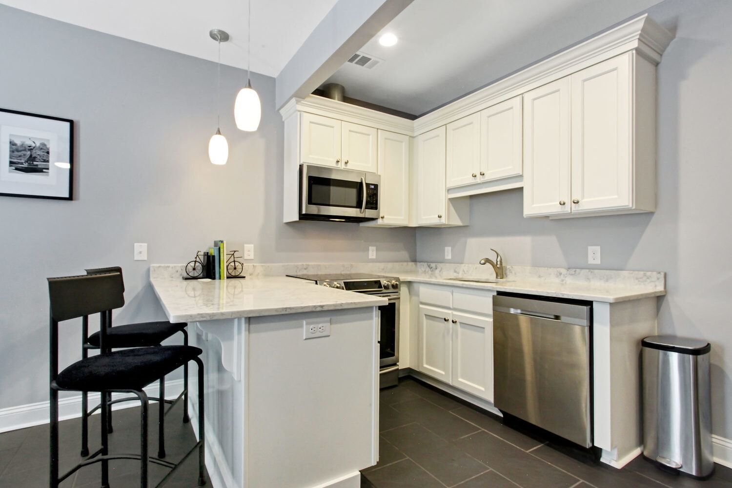 Kjøleskap, mikrobølgeovn, ovn og kokeplater