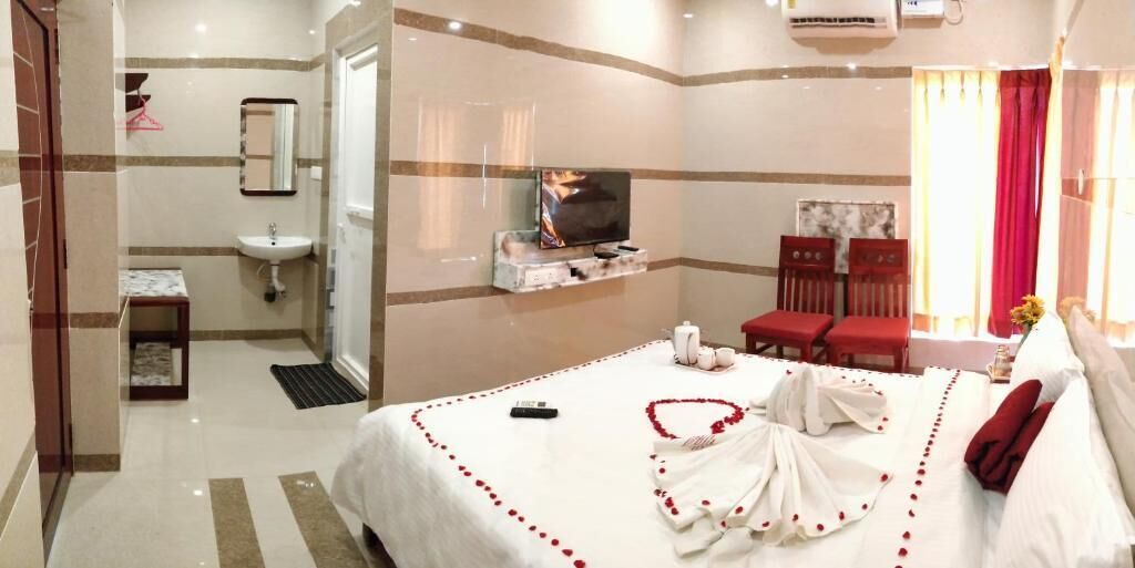 Egyptian cotton sheets, premium bedding, down comforters