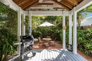 Outdoor dining - POSITIVE VIBES ~ Charming 2 BR, 1 Ba Cottage in Peaceful Area w/ Parking! (Key West)