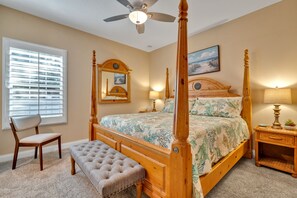 3 bedrooms, desk, iron/ironing board, travel cot - 1/2 mike to Beach
Near Grocery & Eateries 
Kayak, Bike, Boat, Fish, Sightsee (Palm Coast beach)