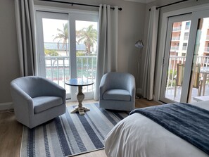 3 Schlafzimmer, Schreibtisch, Bügeleisen/Bügelbrett, Reisekinderbett