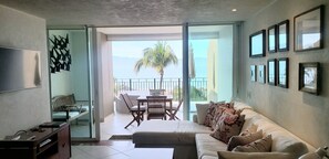 TV, DVD player, books, stereo