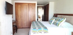 1 bedroom, in-room safe, iron/ironing board, free WiFi